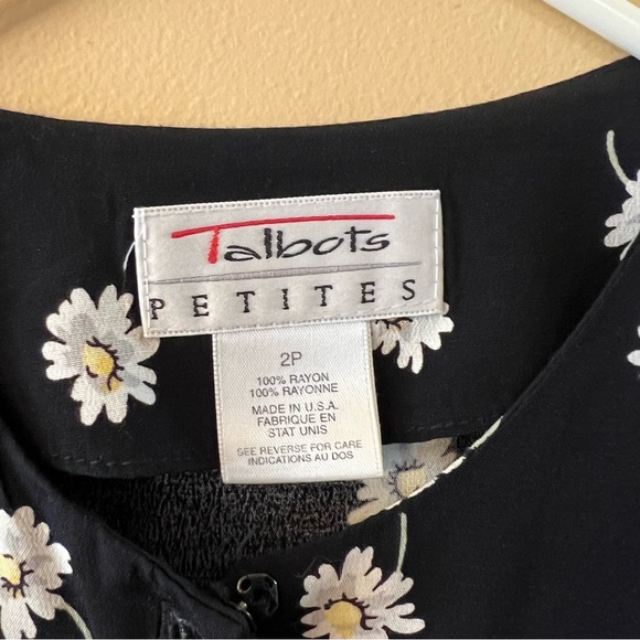 Talbots Petite Floral Short Sleeve Button Down Shirt Size 2P - Picture 2 of 3
